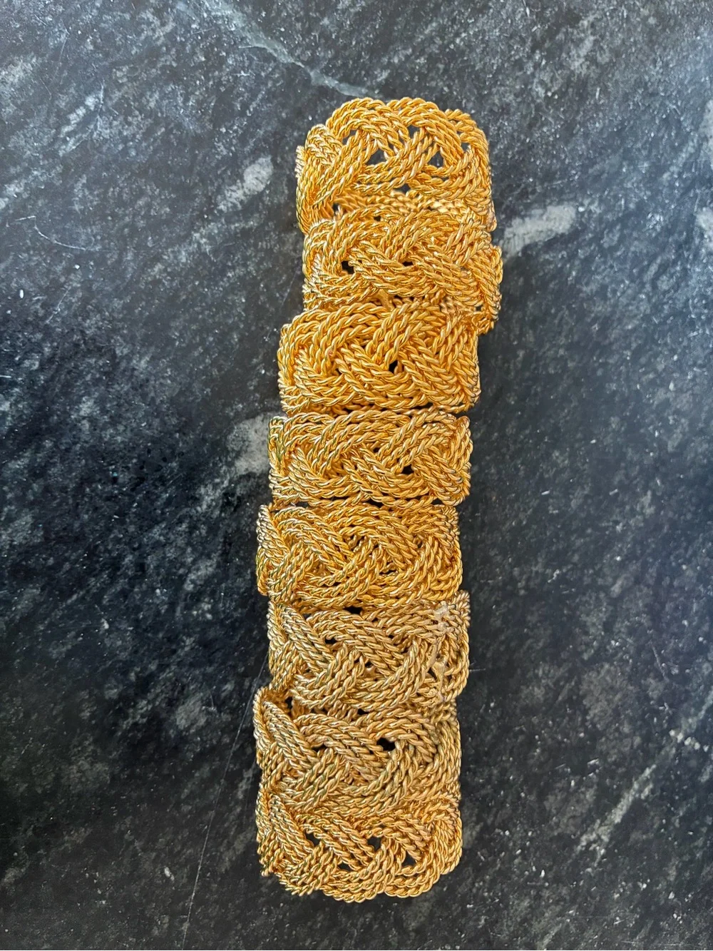 Gold Metal Napkin Rings Holder Set of 8 Twisted Braided Rope Design table decor